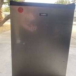 Sanyo Mini Fridge and Ice Box 