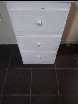 White 3drawer Dresser