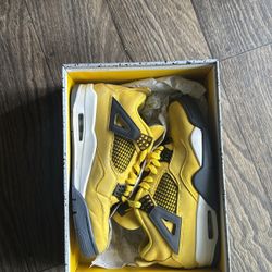 Jordan 4s