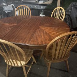 Table & Chairs