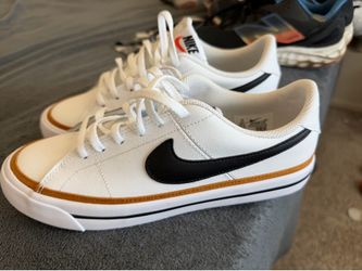 Big Kids Nike- Size 7