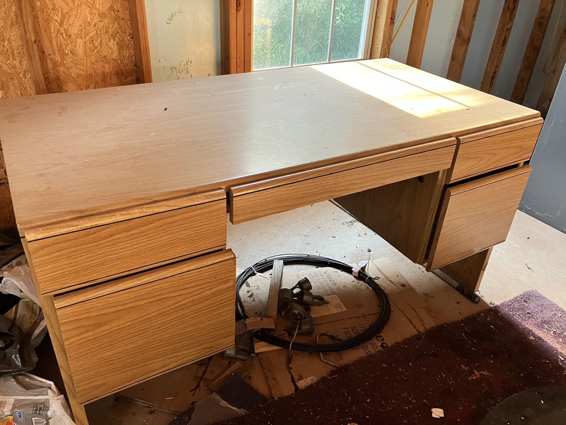 Wood Desk. 5 Drawers. CASH ONLY