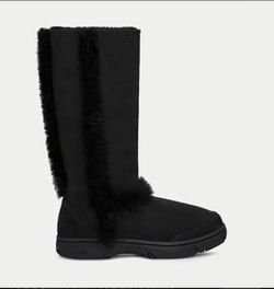 UGG SIZE 6