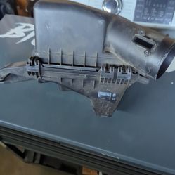 Stock air intake box for Chevy Cobalt SS 2.0 turbo model