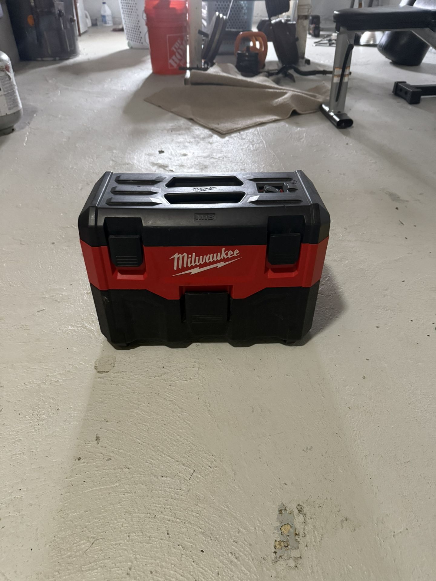 M18 Vacuum