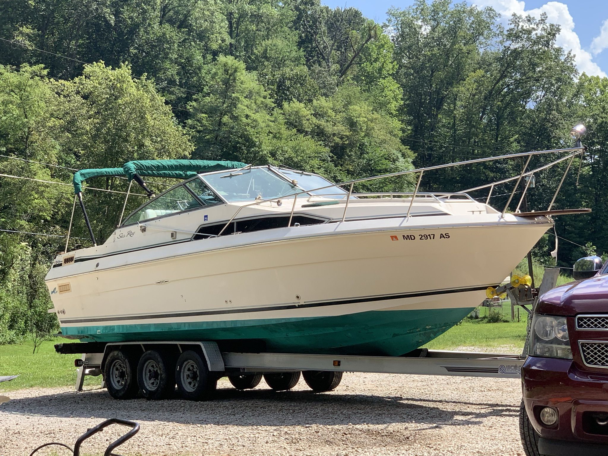 1988 Sea Ray 270 Wide Body.