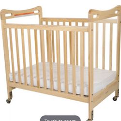 Wood foldable Baby Crib 