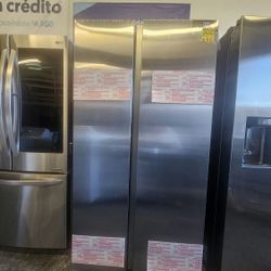 FIRST COME Sams ung Ref rige rator Fri dge Icem aker on door