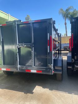 Smooth dump trailer