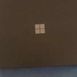 Microsoft Surface Laptop 13.8”