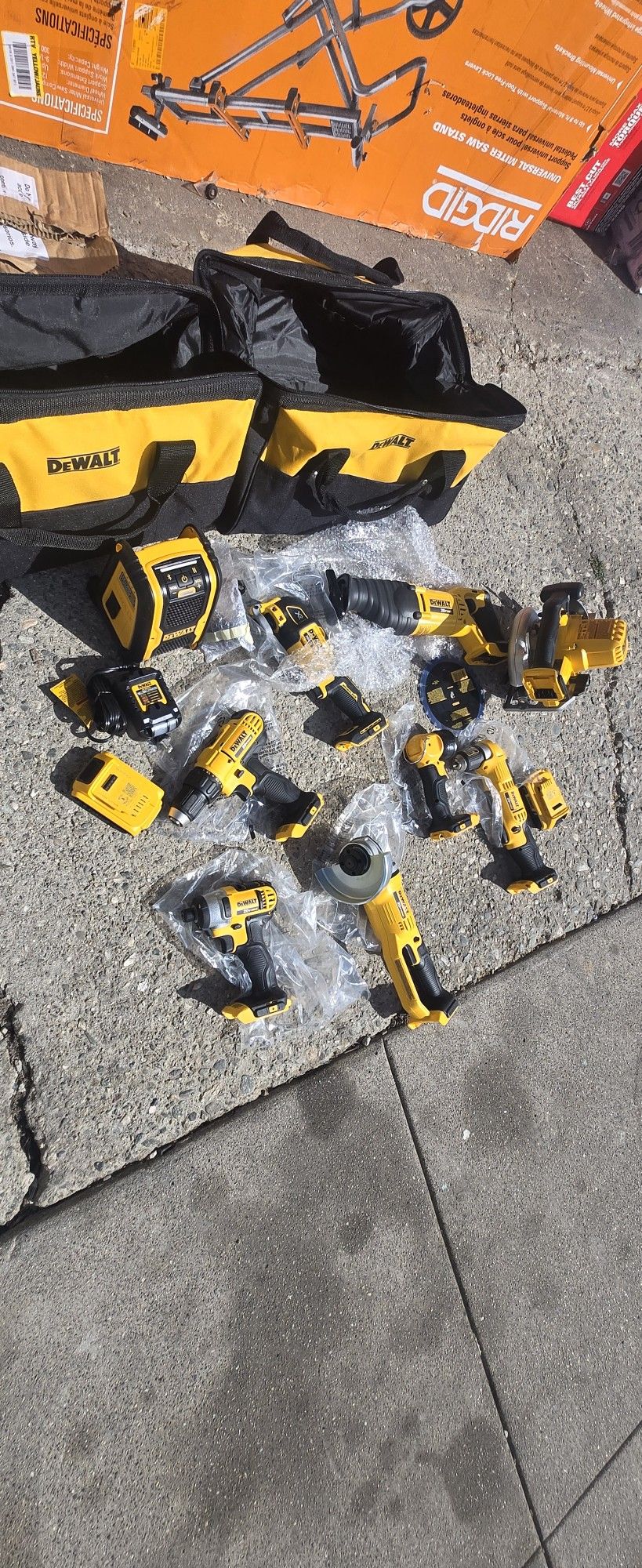 Combo Dewalt  20 VOLT MAX 