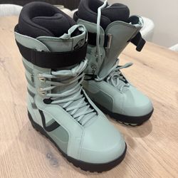 Men’s Snowboarding Boots Size 9