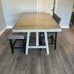 Dining Room Table 
