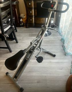 Rowing Exercise Machine – Excellent Condition
