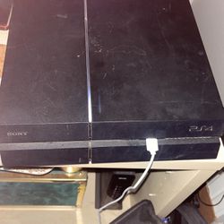 PS4 W/ 2 Controllers