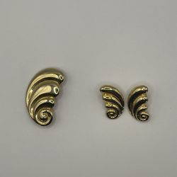 Vintage Gold Tone matching earrings and brooch/pin- Swirl