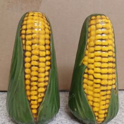 Vintage Corn On The Cob Salt And Pepper Set