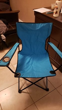 PORTABLE CHAIR $10