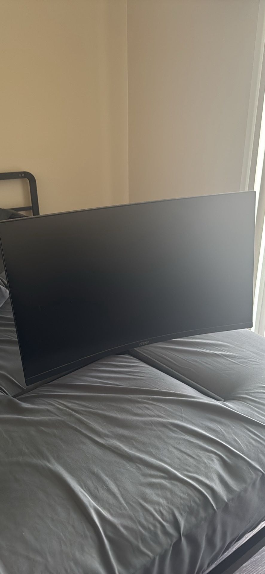 Msi 27in Curved Monitor