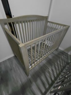 baby crib