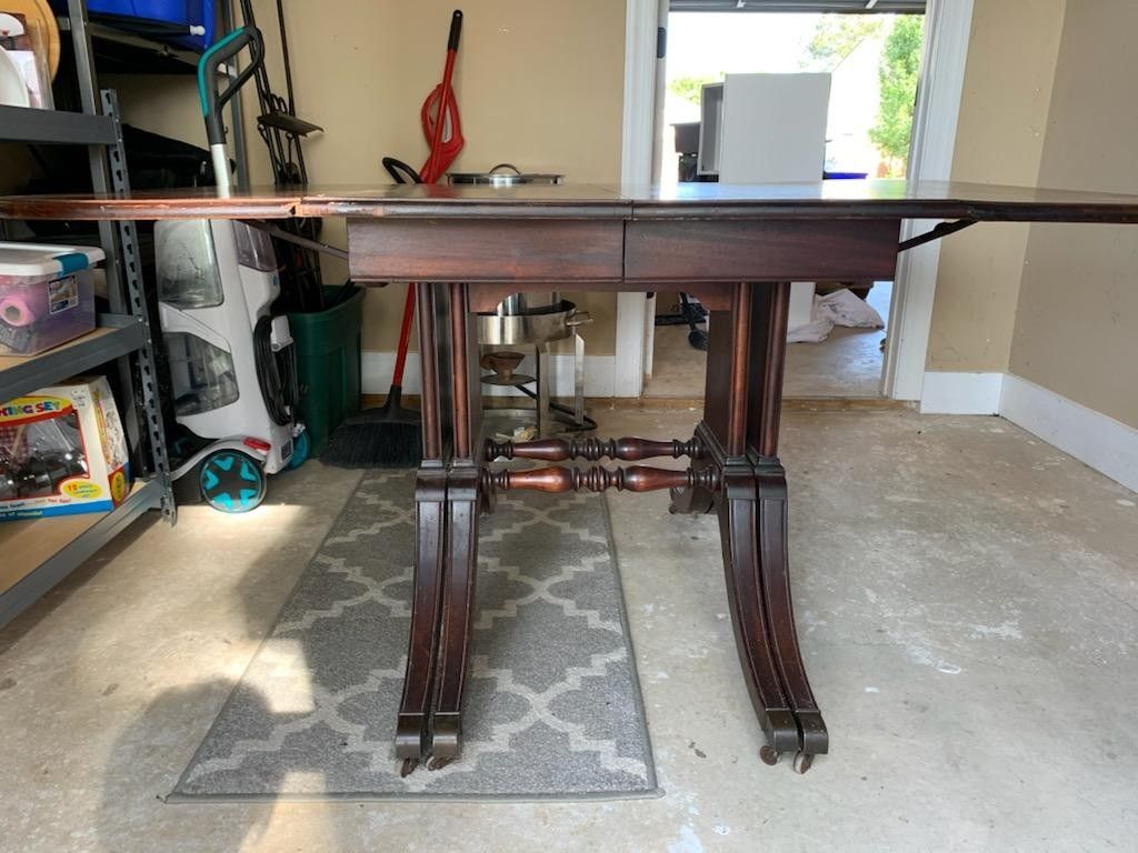 Excellent Condition Vintage Table 