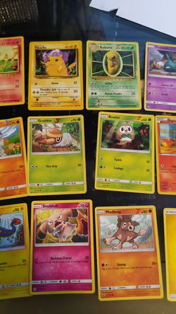 12 Pokemon cards