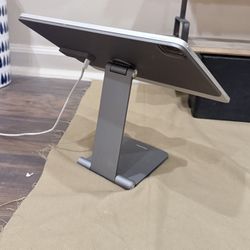 iPad Pro 12.9” (5th Generation) – 256GB – Excellent Condition 