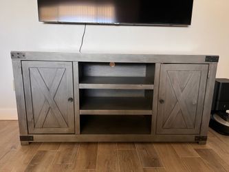 tv stand / entertainment center **PICK UP ONLY PLEASE**