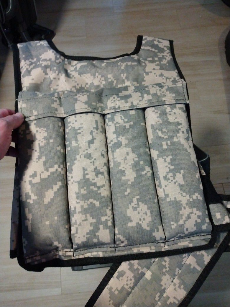 20lb Camouflage Weighted Vest- Perfect For Stairclimbing