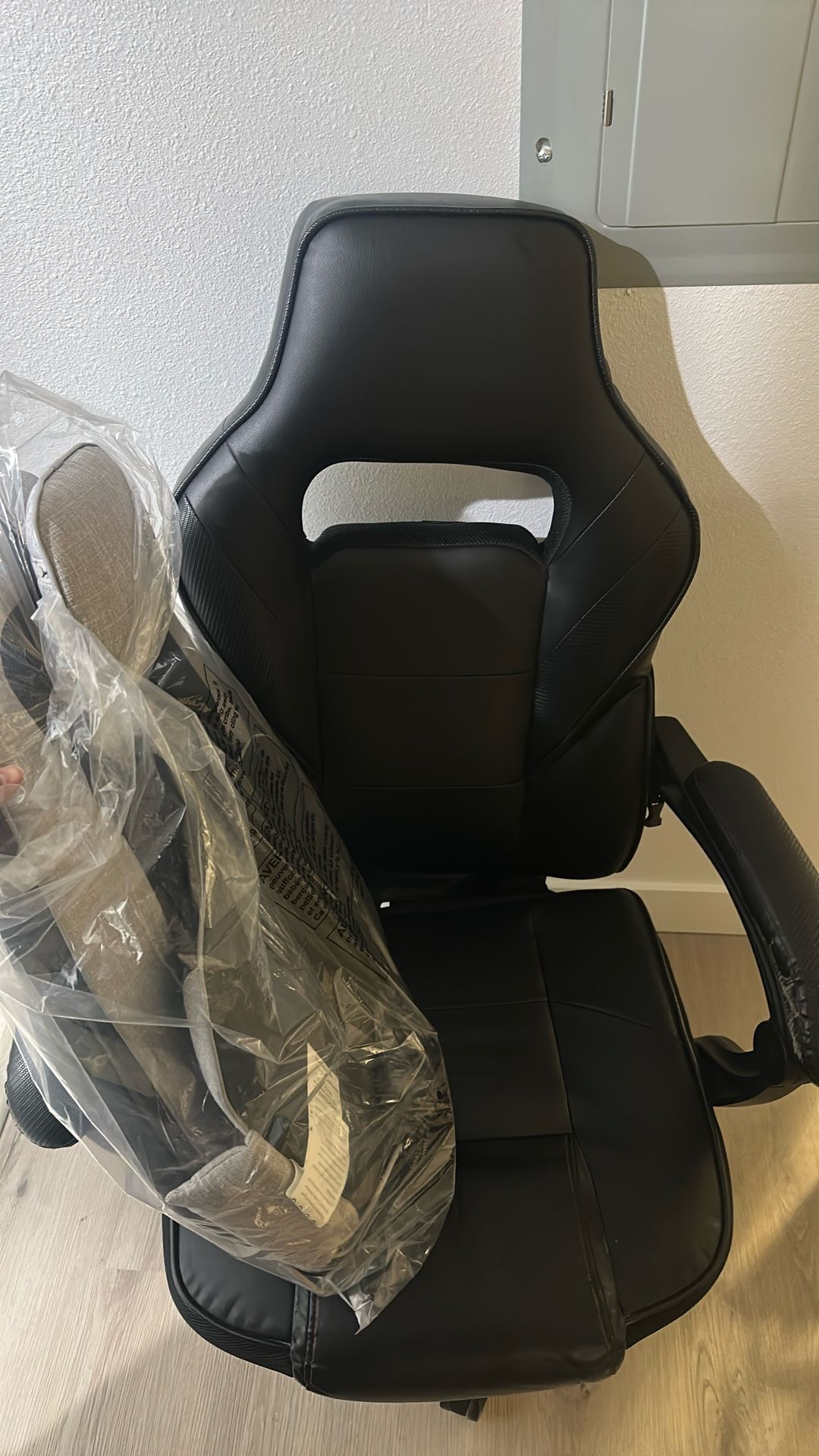 Gaming Chair With Brand New Massager