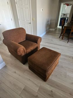 Comfortable brown chair