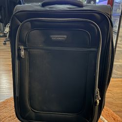 Lightweight 360 Spinner Ricardo Luggage 