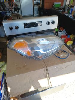 2012 And 2013 Kia Soul Headlight