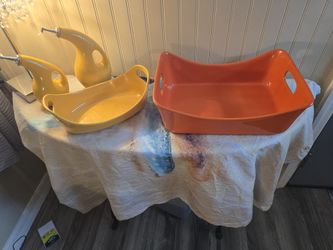 Rachel Ray casserole dishes and vinegar and oil
