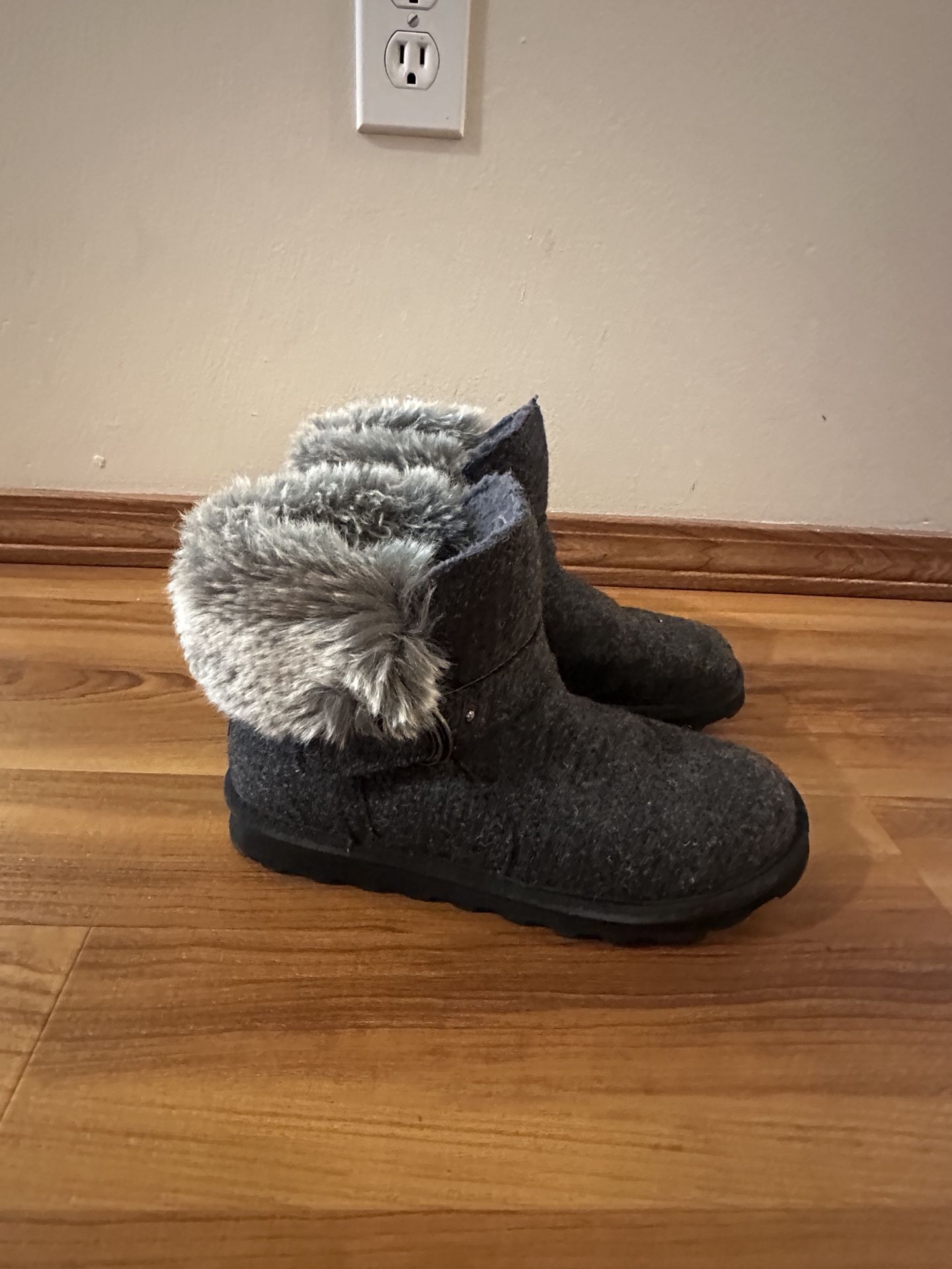 Bearpaw Boots Size 8