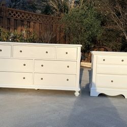 REFINISHED by Vignettes 100 % 🪵 dresser*nightstand $499 CAN DELIVER!
