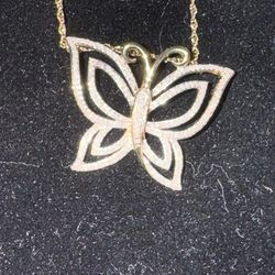 Sterling silver necklace with marking. white diamond.