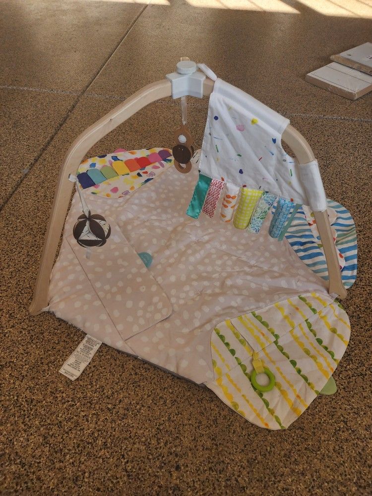 Lovevery Play Gym Mat With Sensory Strands