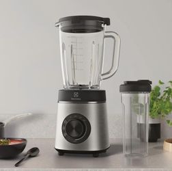 NEW Blender, High Performance Blender W/ 1.75 L Glass Jar & To Go Bottle Mixer !