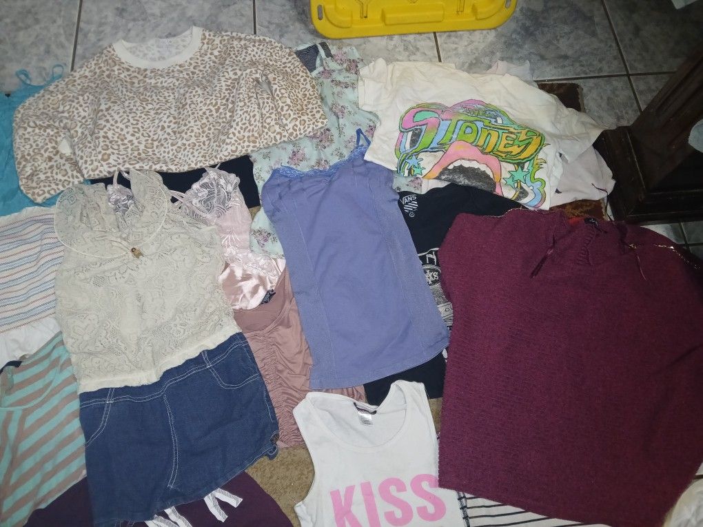 CLOTHES Bundle (WOMENS)