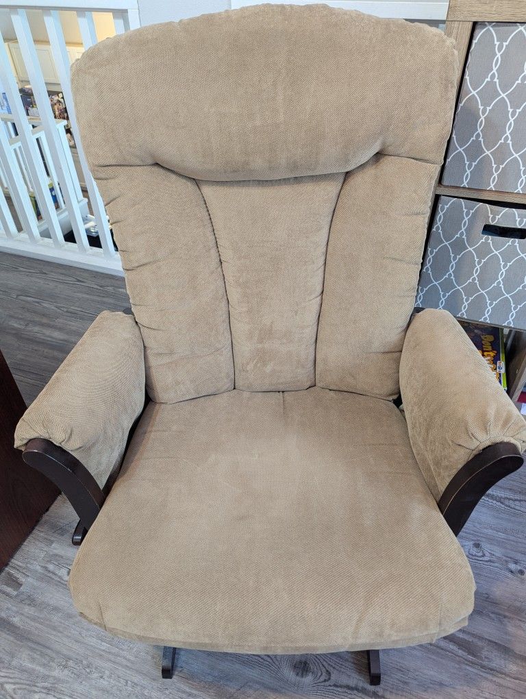Nursery Glider (Like New) - Dutailier