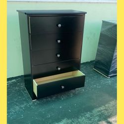 Dresser/ Five drawers dresser