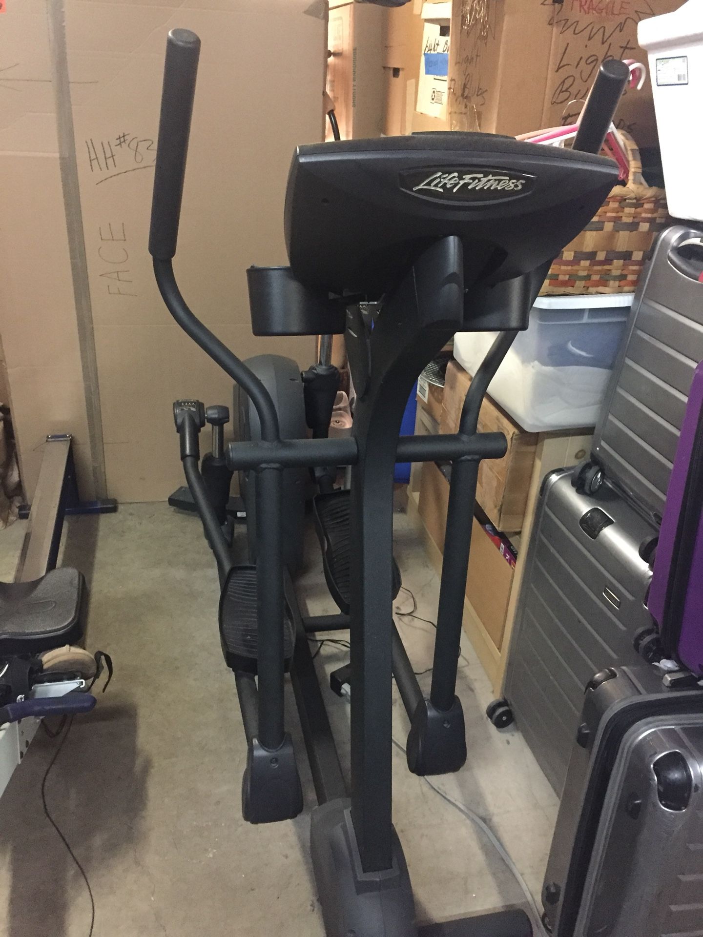 MUST GO! Life Fitness x5i Series Elliptical Cross-Trainer