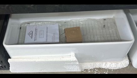 White Farmhouse Sink 35x18x10.