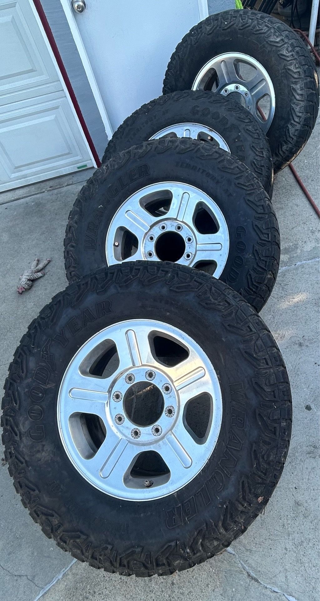 Ford F250 OEM wheels for Sale in Bell Gardens, CA - OfferUp
