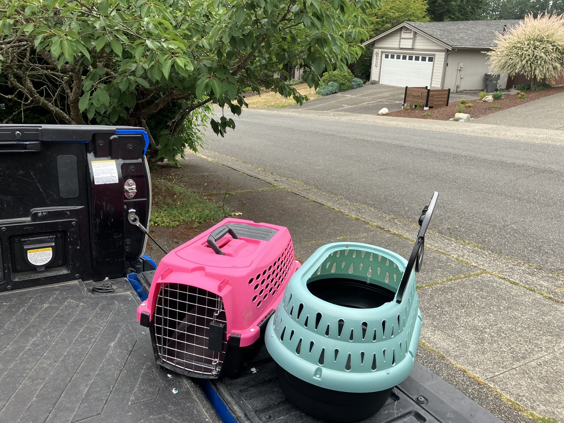 Small Dog Cat Rabbit Bunny Kennel Crate Carrier Like New 20” L by 10” W by 10” H $20 Each