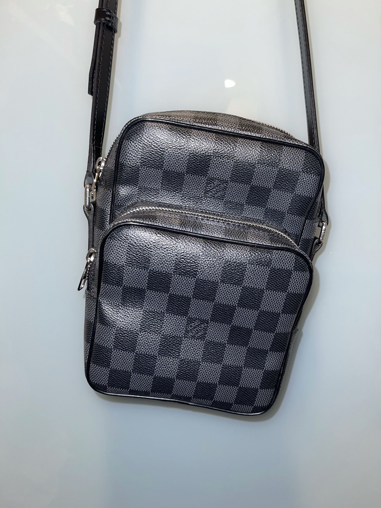 100% Authentic Louis Vuitton Sling Bag Crossbody Messenger Essentials Graphite Damier