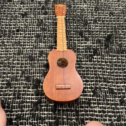 Hilo Ukulele 