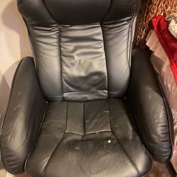 Black Rolling Chair 