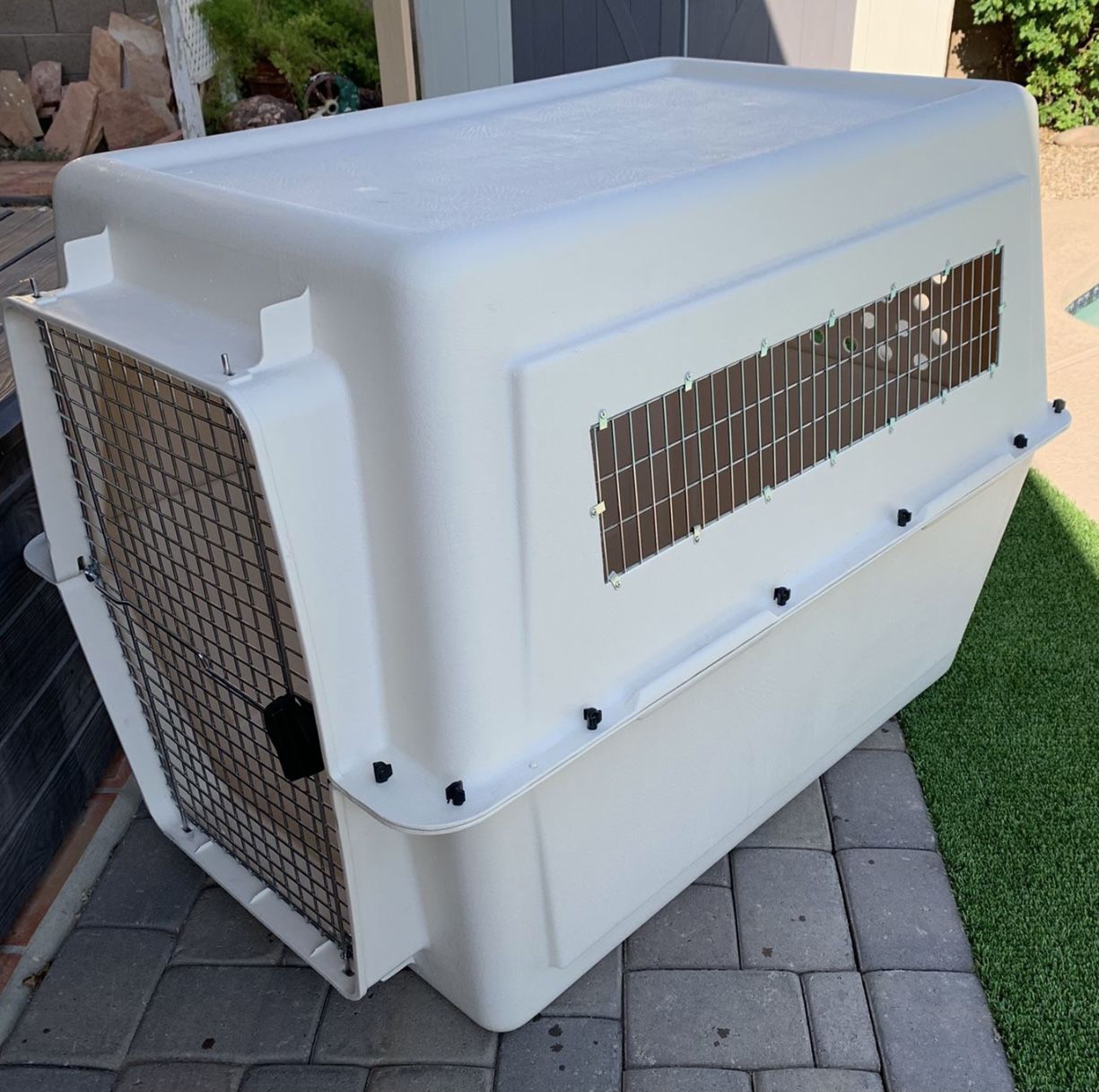 Petmate Xl Travel Dog Kennel Used Twice Very Clean !! Missing Door !!